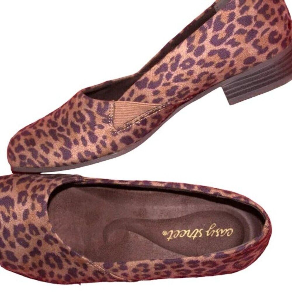 Easy Street Peace Leopard Super Suede 9 Medium NIB